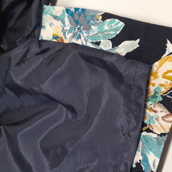 Van Heusen Studio Navy Blue Floral Skirt 18 - Picture 9 of 10